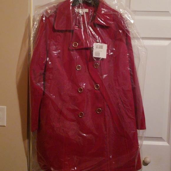 Clothes - Picture 1 of 3